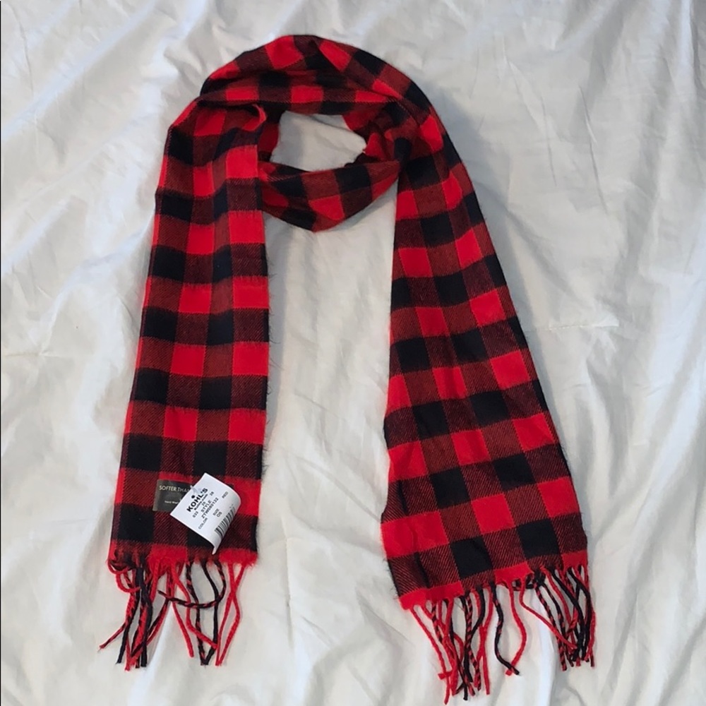 brand new scarf, never worn